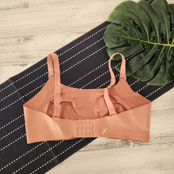 Knix Evolution Wireless Bra Reversible Size 7 - Picture 2 of 7